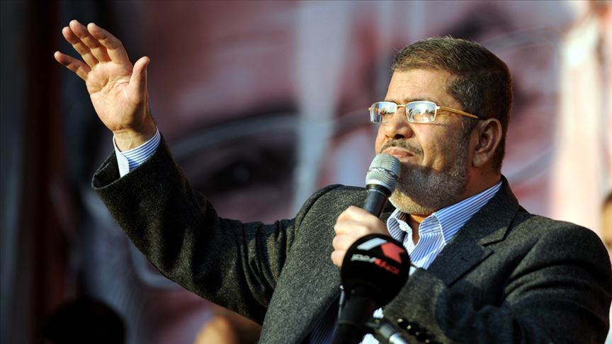 دفن الرئيس المصري السابق مرسي فجراً في القاهرة بحضور اقتصر على أسرته