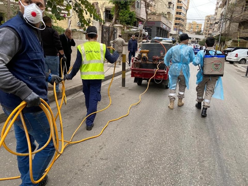 حملة تعقيم في الاماكن العامة ودور العبادة في بيروت