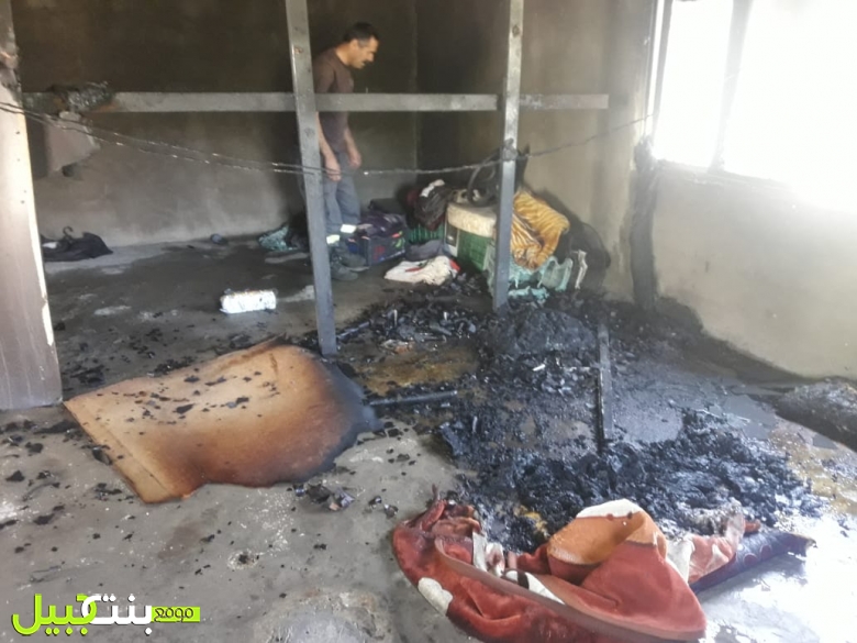 بالصور/ إصابة ثلاثة أطفال بحروق اثر حريق التهم غرفة تقطنها عائلة سورية في قعقعية الجسر...الأم والأب كانا خارج الغرفة 