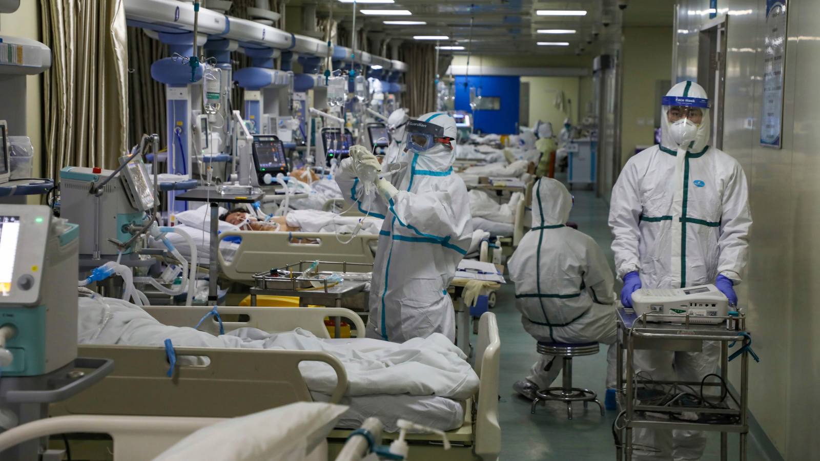 عدد ضحايا فيروس كورونا تخطى الألفين فيما غادر المستشفيات 14 ألف شخص بعد تعافيهم