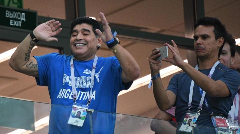 مارادونا يعرض 10 آلاف دولار للقبض على &quot;قاتله&quot;...روّج خبر وفاته بعد مباراة كأس العالم بين الأرجنتين ونيجيريا 