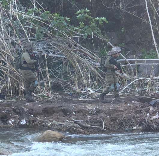 بالصور/ 20 جندياً إسرائيلياً يجتازون السياج التقني للغجر المحتلة في الجهة المقابلة لمتنزهات الوزاني!