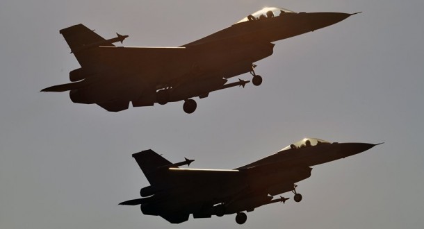 الوكالة الوطنية: طائرات حربية اسرائيلية تحلق بكثافة وعلى علو متوسط في أجواء الجنوب