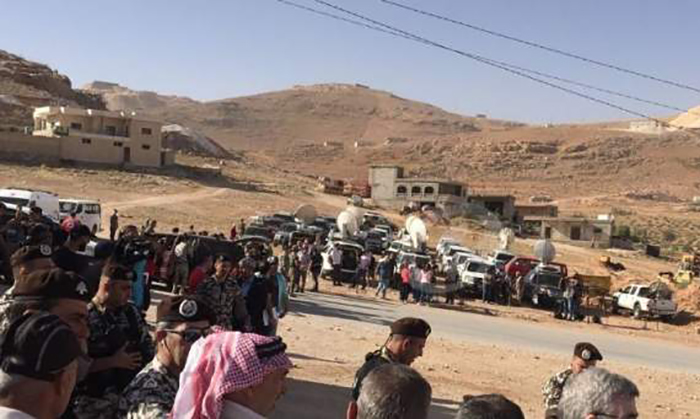 المئات من النازحين السوريين سيعودون صباح الإثنين من عرسال إلى سوريا عبر حاجز وادي حميد