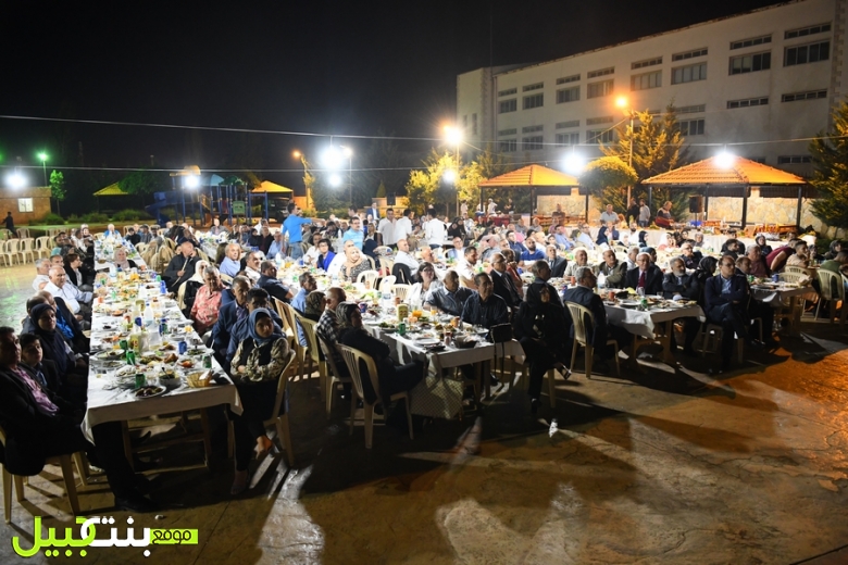 بالصور والفيديو/ بلدية بنت جبيل تكرّم المغتربين بحفل عشاء رعاه النائب علي بزي في المدينة