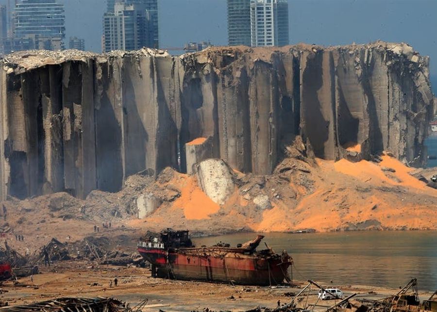 مدير عام مرفأ بيروت:منذ 11 آب حتى اليوم رست في المرفأ 21 سفينة اضافة لـ6 بواخر دولية وتم تفريغ 8703 حاويات و51 ألف طن بضائع مختلفة وهذا ما ابهر المجتمع الدولي