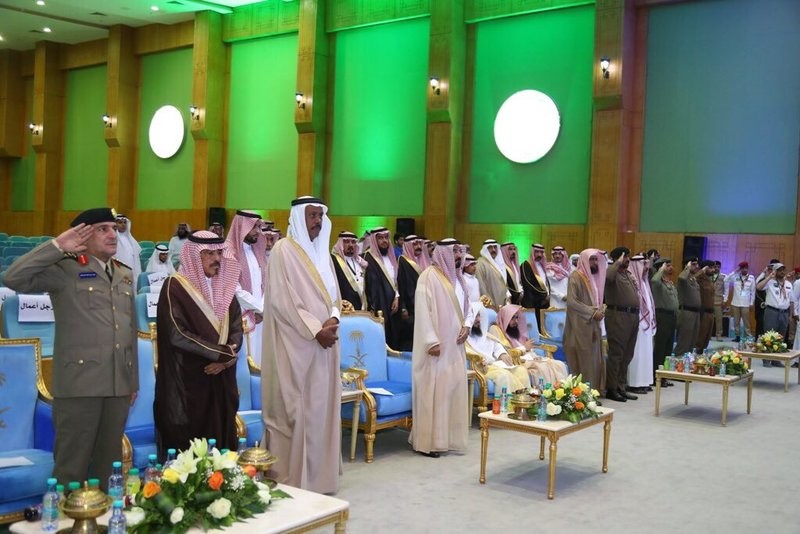 السعودية تحقق مع قاضيين لم يقفا أثناء تأدية النشيد الوطني في إحدى المناسبات الرسمية