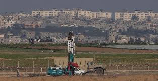 جيش الاحتلال الإسرائيلي يطلق صفارات الانذار في منطقة شمالي فلسطين المحتلة قرب الحدود مع سوريا