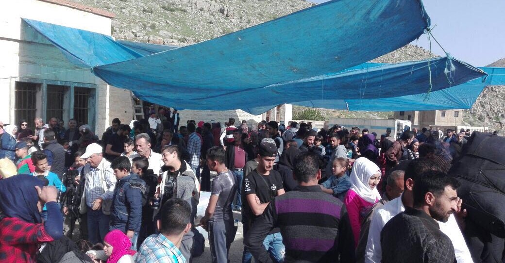 بدء خروج حوالي 499 نازحاً سورياً من لبنان عبر طريق &quot;مجدل عنجر&quot; تمهيداً لعودتهم إلى قراهم في ريف دمشق