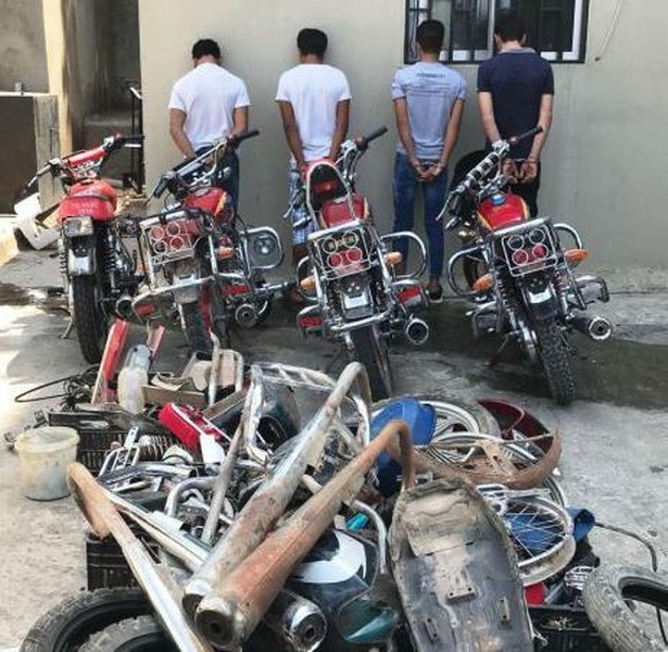 بالصورة/ عصابة قامت بسرقة اكثر من 30 دراجة في منطقة اقليم الخروب..  بقبضة &quot;المعلومات&quot;