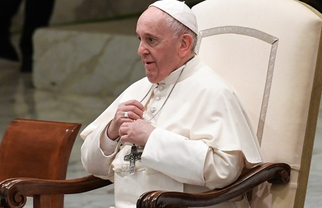 البابا فرنسيس: الثرثرة والتكلم بالسوء عن الآخرين هما أسوأ من وباء كورونا