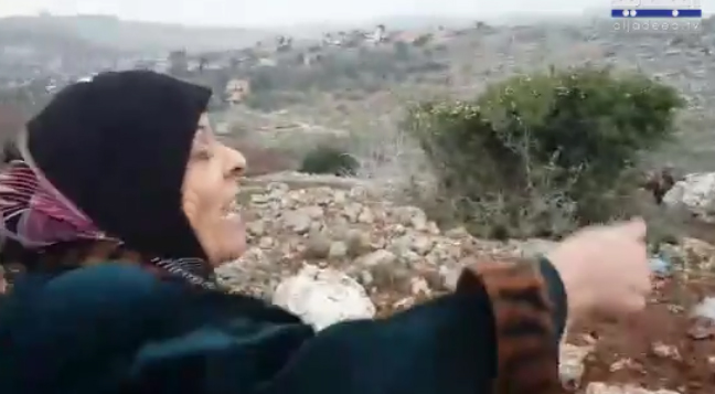 بالفيديو / سيّدة من جنوب لبنان تصرخ بوجه بالجنود الاسرائيلين: خايفين من الأنفاق؟ من السماء بدنا ننزل لكم!