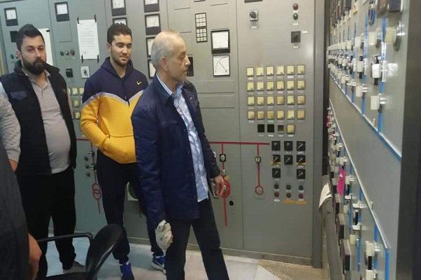 &quot;متل اجري&quot;.. الوزير المرعبي تعليقاً على كسره باب مؤسسة الكهرباء في حلبا 