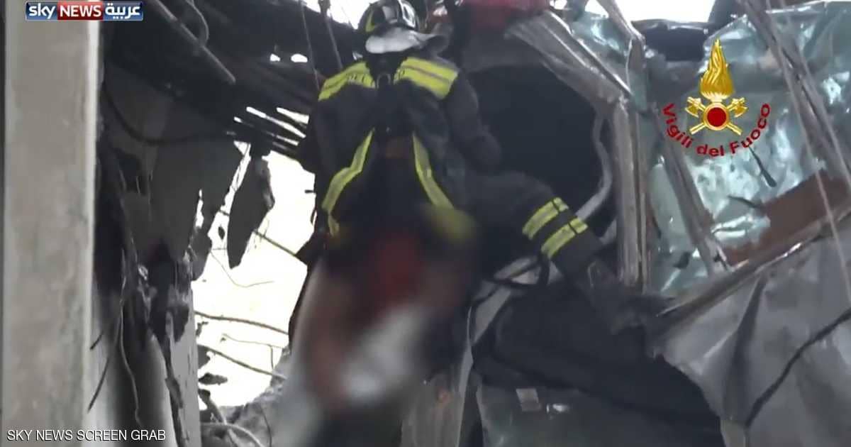 بالفيديو/ إنقاذ شخص بعد أيام من انهيار جسر جنوى