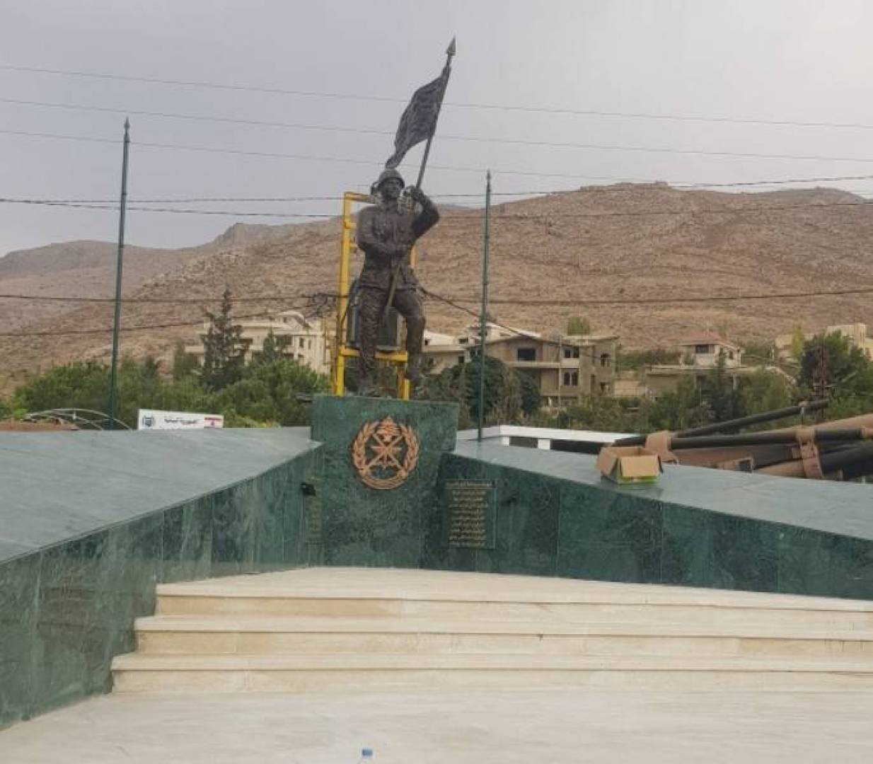 إزاحة الستار عن نصب تذكاري لشهداء الجيش في رأس بعلبك الذين ارتقوا في معركة فجر الجرود