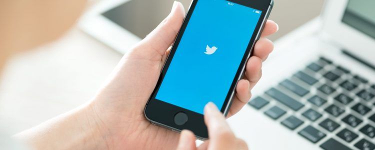 حسابات وهميّة تحمل أسماء سياسيّين لبنانيين من مختلف القوى تقتحم تويتر ليلا وتطلق تغريدات ساخرة 