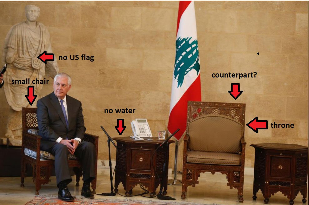 لا علم، لا ماء، وكرسي ضيق لا يليق بالمقام...الاعلام الامريكي ينتفض.. تيلرسون حزيناً في قصر رئاسة لبنان
