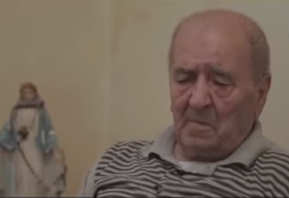 في لبنان - أسعد رجل طاعن في السن ويحتاج الى رعاية